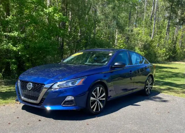 2020 Nissan Altima SR